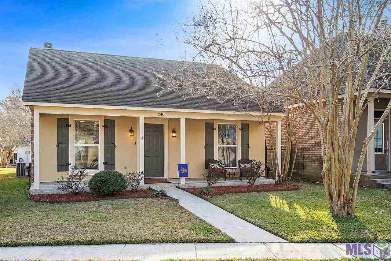 240 Meadow Bend Drive Baton Rouge, LA 70820 - Photo 1 of 12
