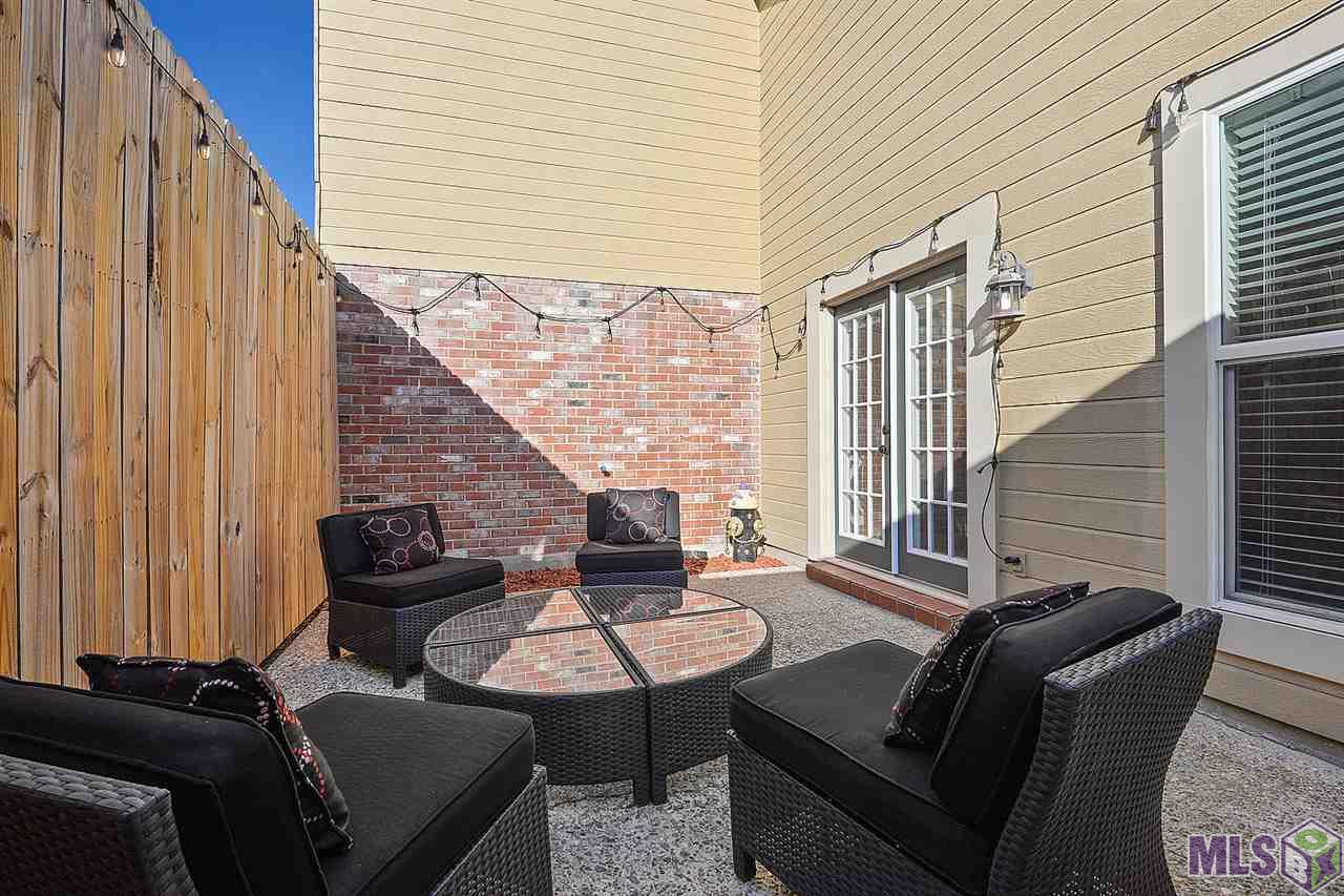 240 Meadow Bend Drive Baton Rouge, LA 70820 - Photo 3 of 12