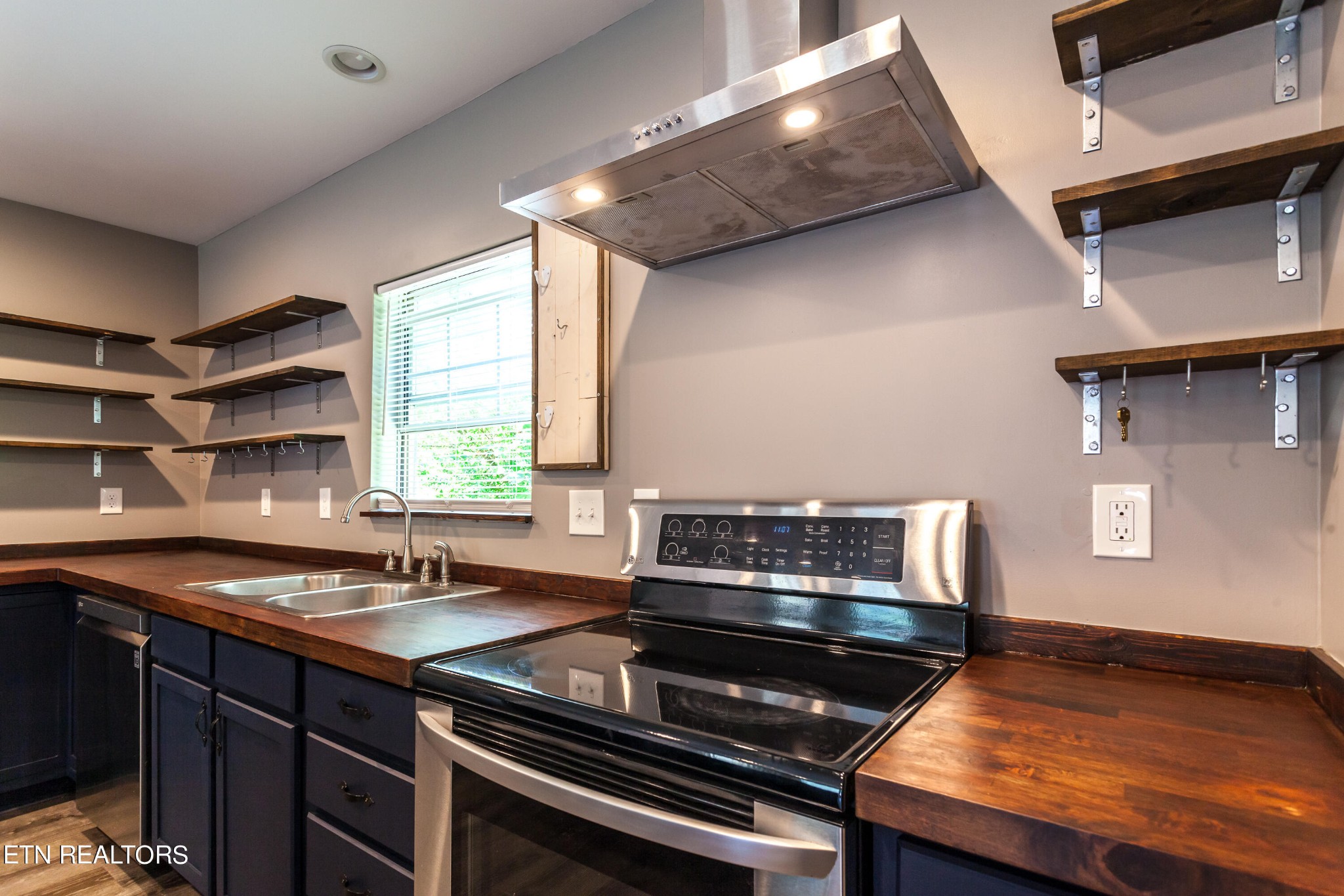 2115 Aster Road Knoxville, TN 37918 - Photo 16 of 39