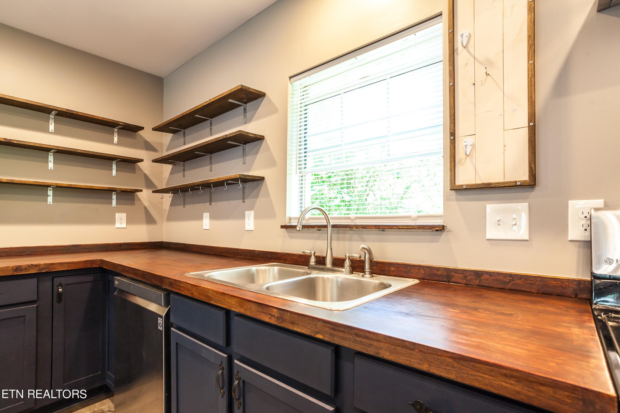 2115 Aster Road Knoxville, TN 37918 - Photo 17 of 39