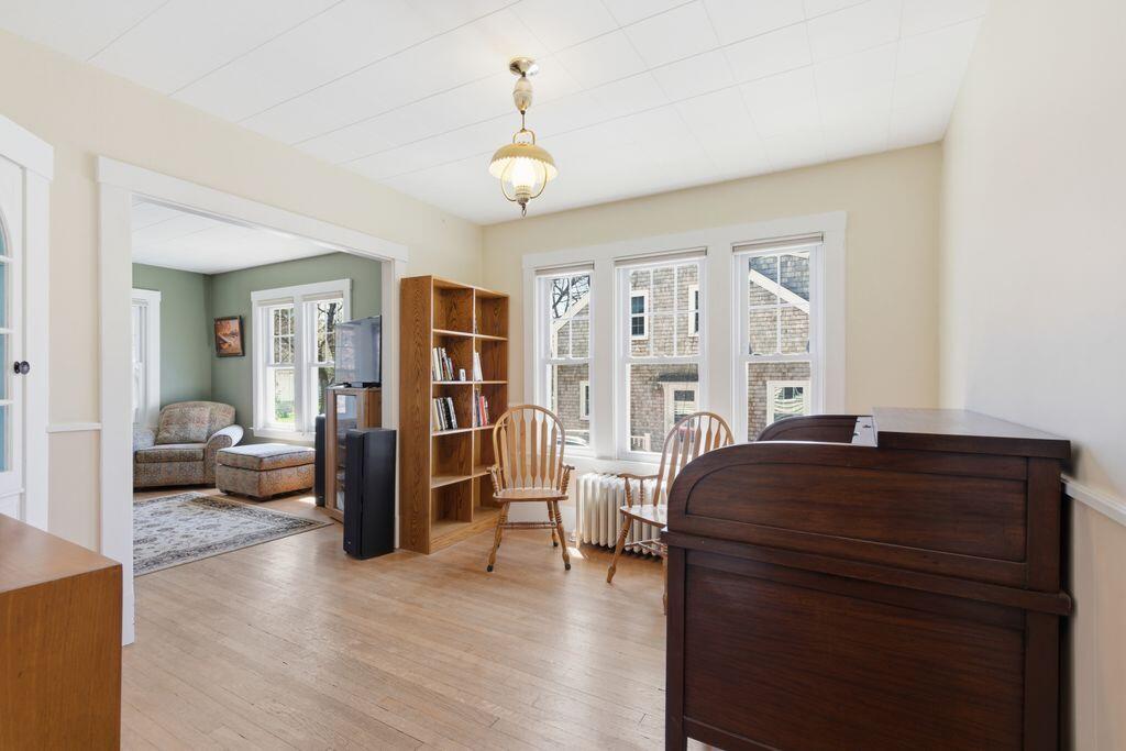 18 Byfield Road Portland, ME 04103 - Photo 8 of 33 8_DSC02568