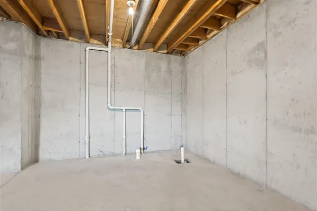 $539,000 | 7608 Northeast 87th Street, Kansas City, MO 64157