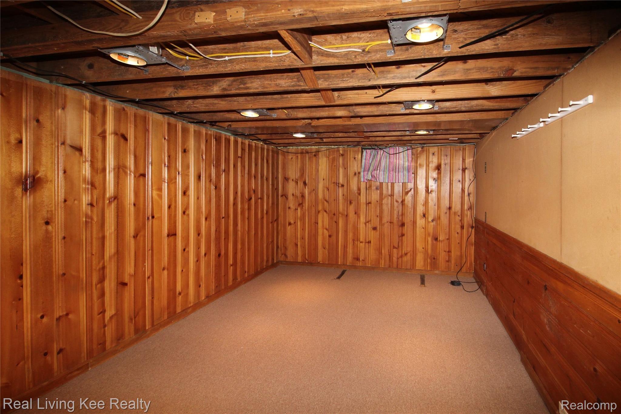 305 East Webster Road Royal Oak, MI 48073 - Photo 34 of 51 IMG_5905.jpg