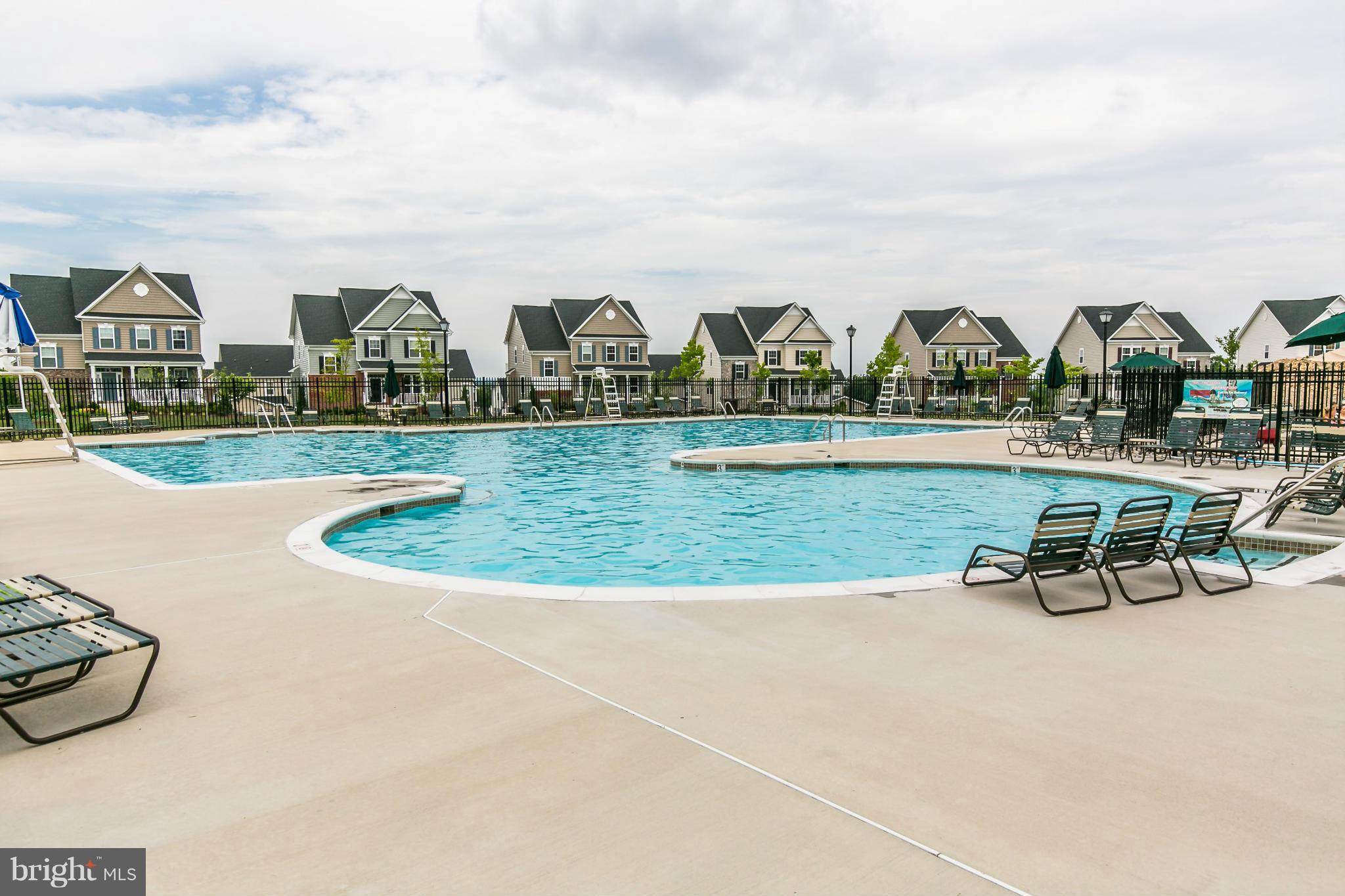 42594 Sunset Ridge Square, Unit 42594 Ashburn, VA 20148 - Photo 40 of 41 Community Pool