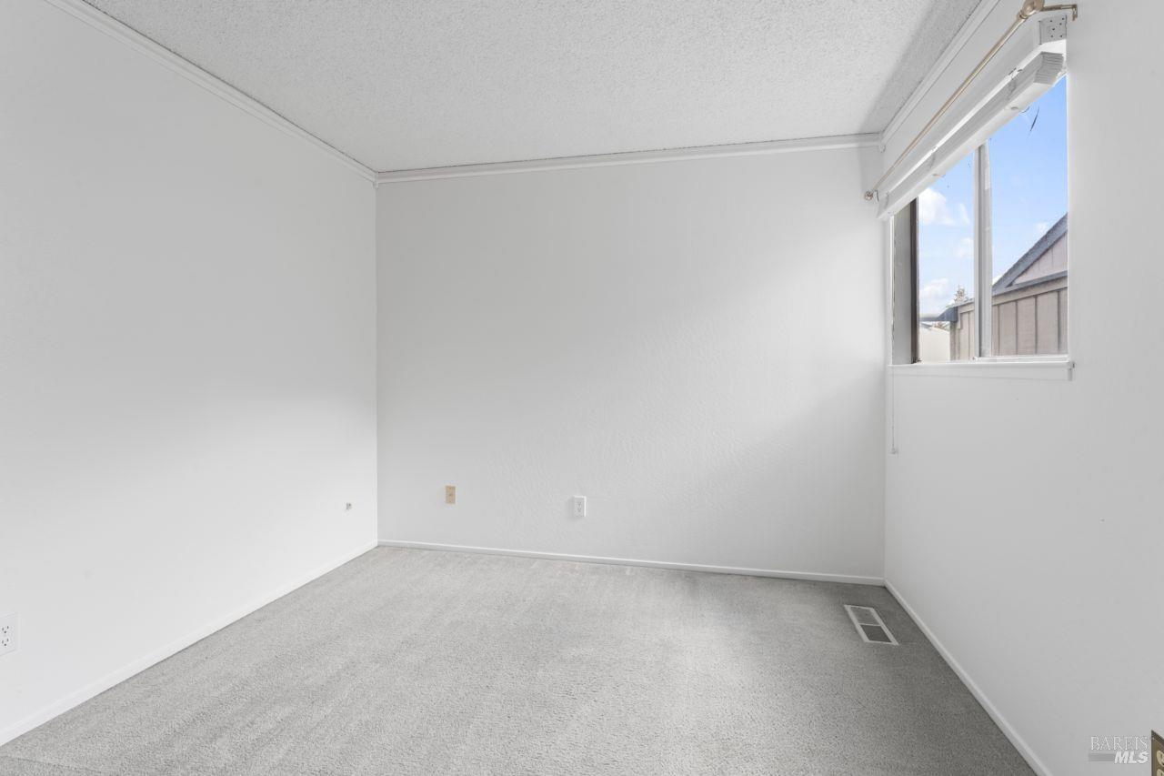 11 Creekwood Square Rohnert Park, CA 94928 - Photo 5 of 41