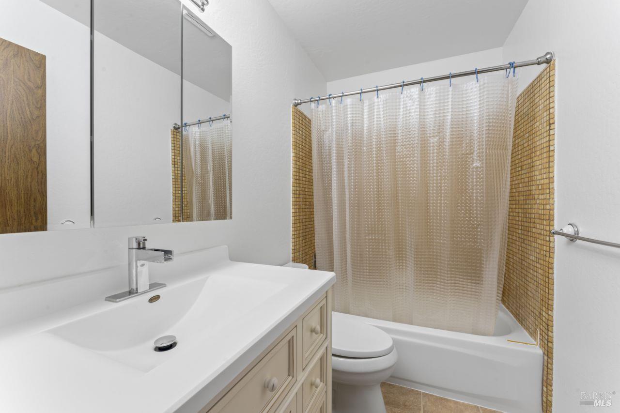 11 Creekwood Square Rohnert Park, CA 94928 - Photo 7 of 41