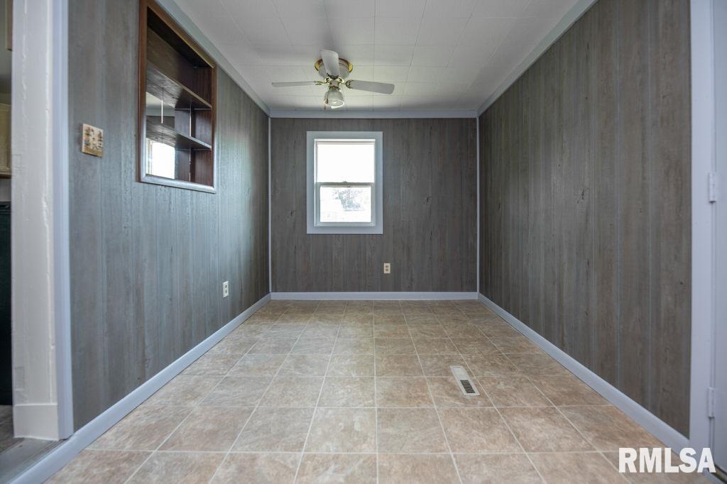 18213 West Farmington Road Trivoli, IL 61569 - Photo 7 of 28
