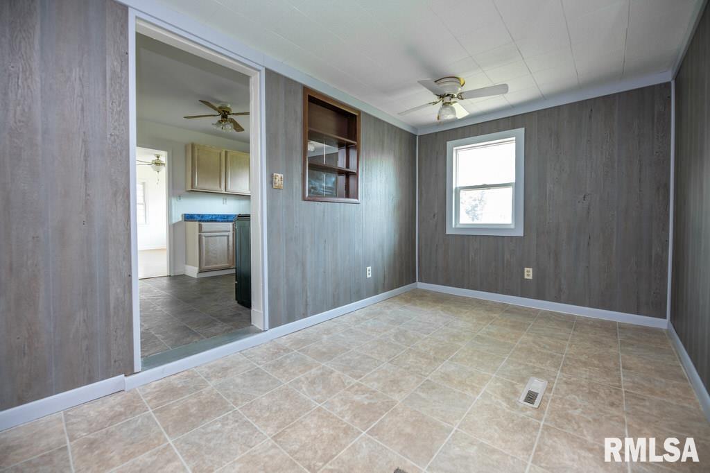 18213 West Farmington Road Trivoli, IL 61569 - Photo 8 of 28