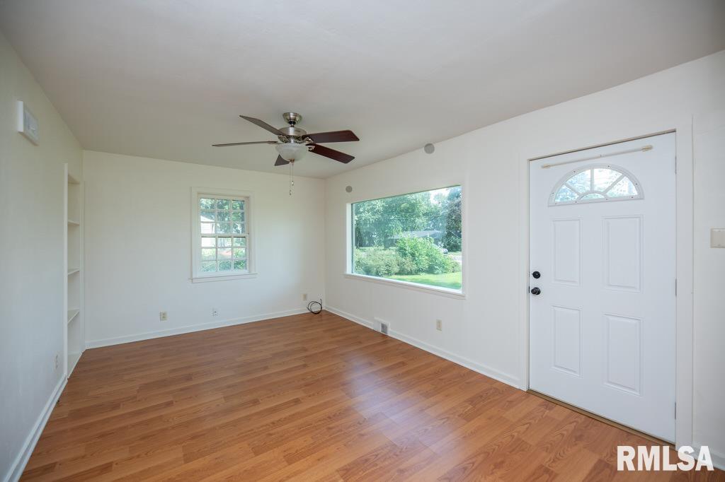 18213 West Farmington Road Trivoli, IL 61569 - Photo 9 of 28
