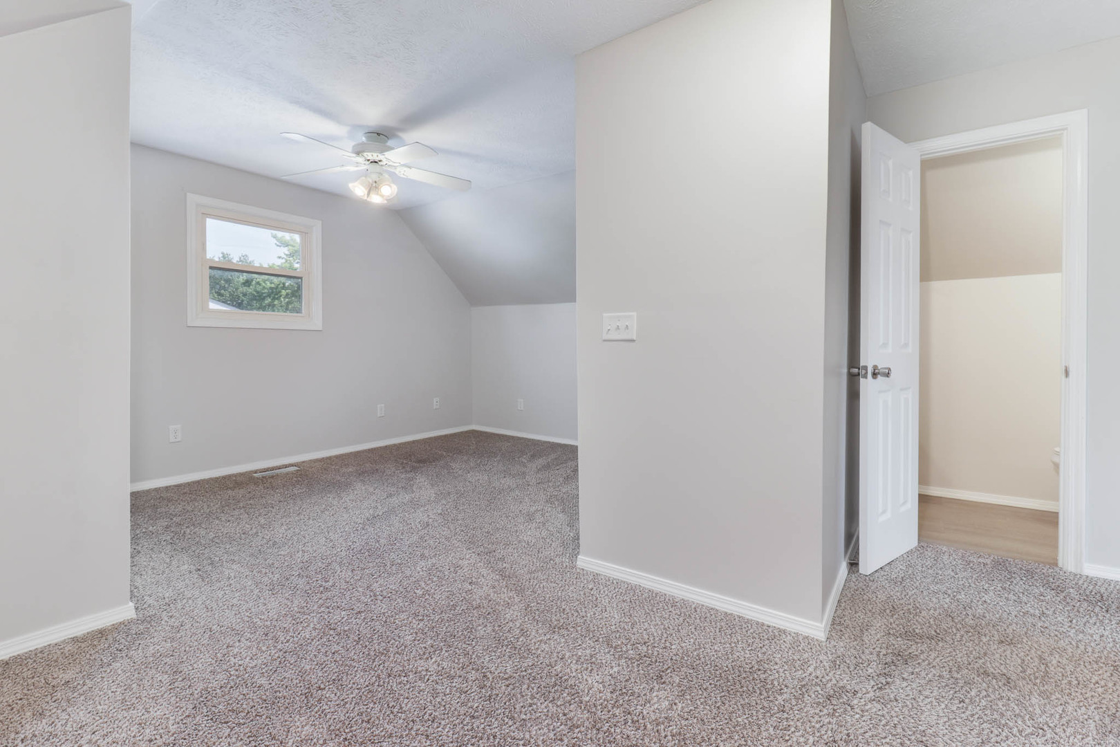 1407 Ridgeport Avenue Bloomington, IL 61704 - Photo 22 of 41