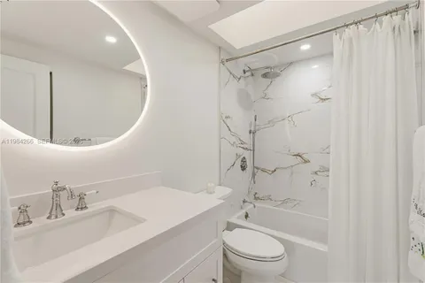 $1,099,000 | 261 Navarre Avenue, Unit B1, Coral Gables, FL 33134