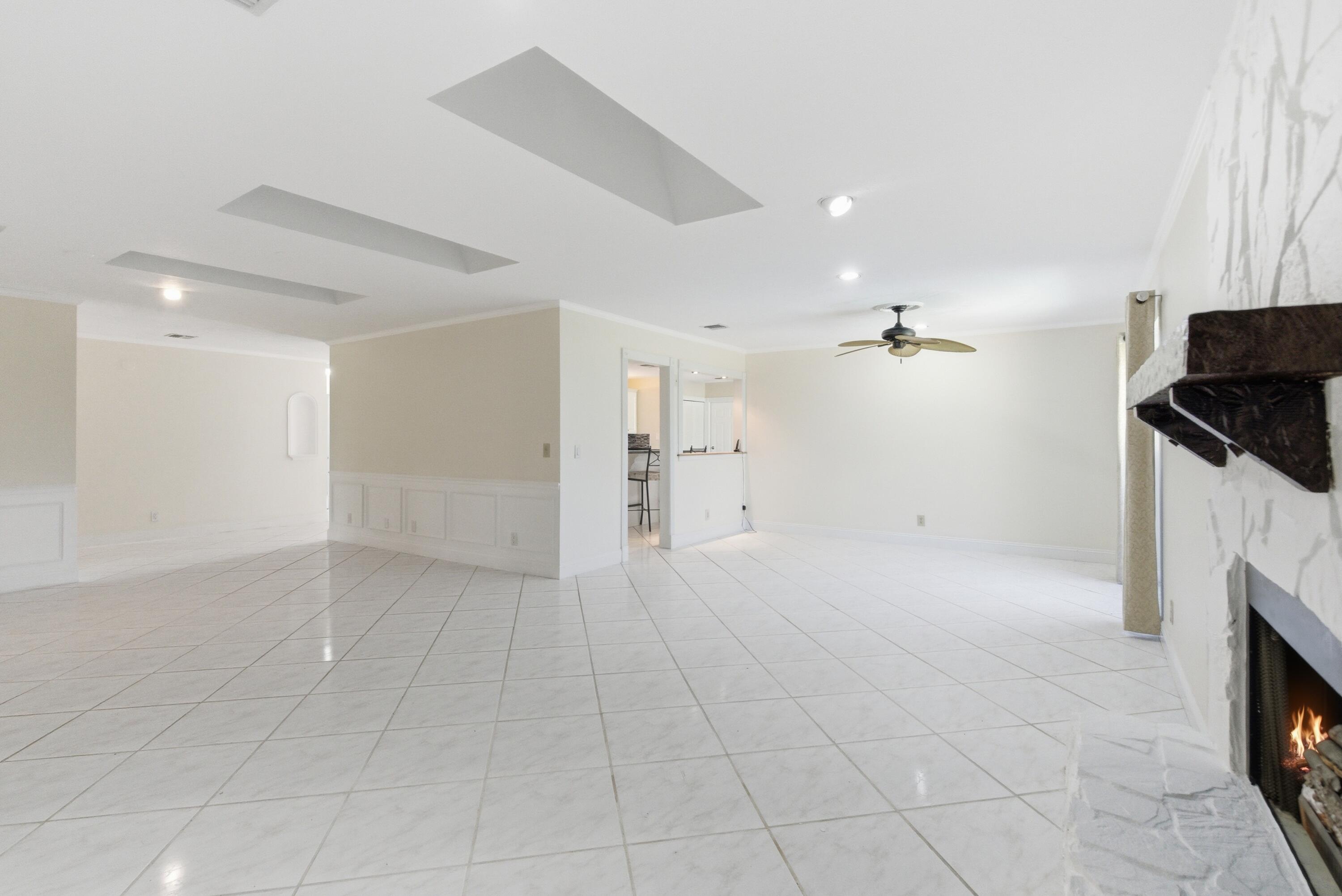 5151 Southeast Burning Tree Circle Stuart, FL 34997 - Photo 19 of 74 5151_SE_Burning_Tree_Cir_017
