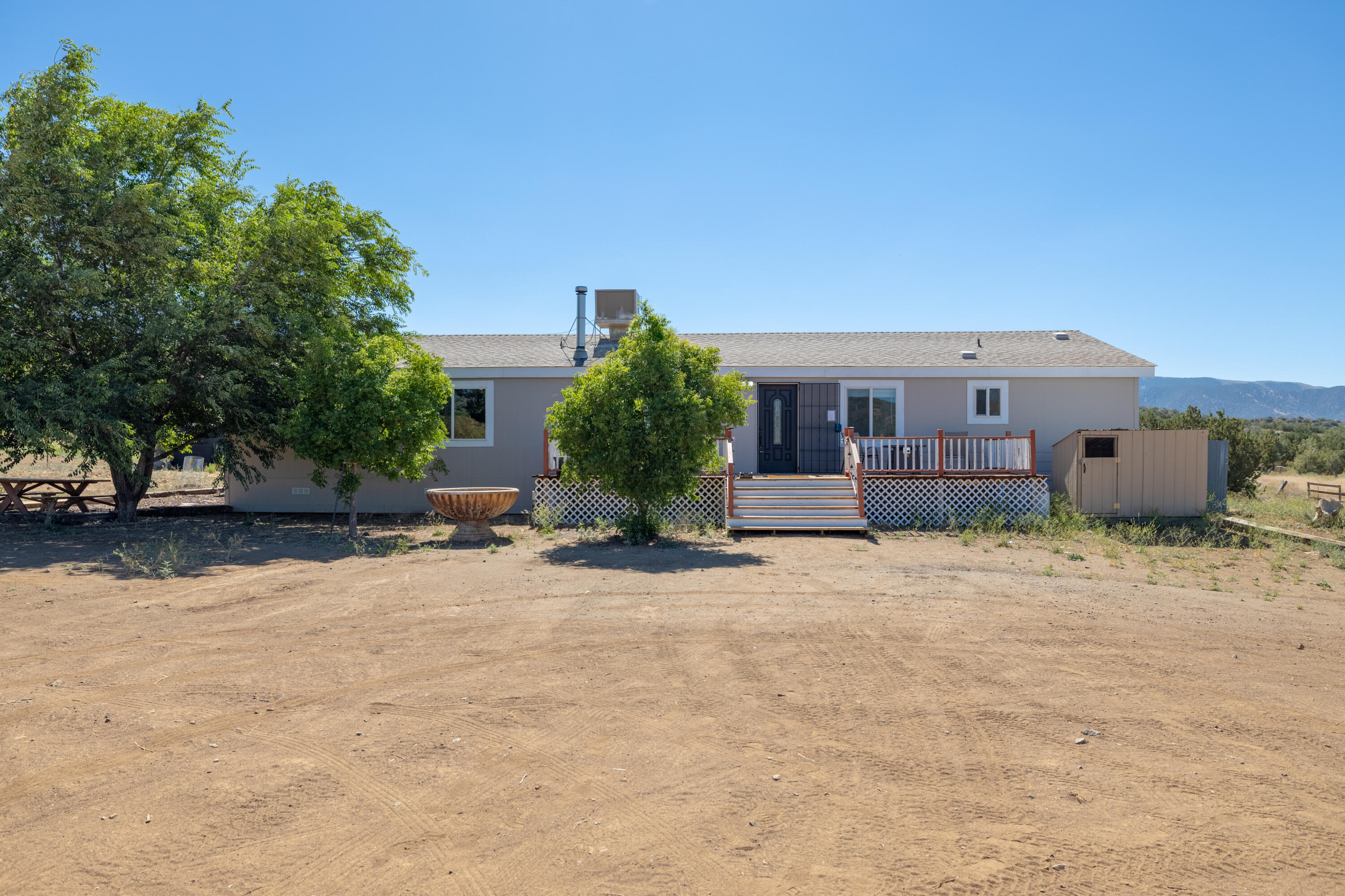 24804 Rodeo Drive Tehachapi, CA 93561 - Photo 1 of 69 JMY_0570-HDR