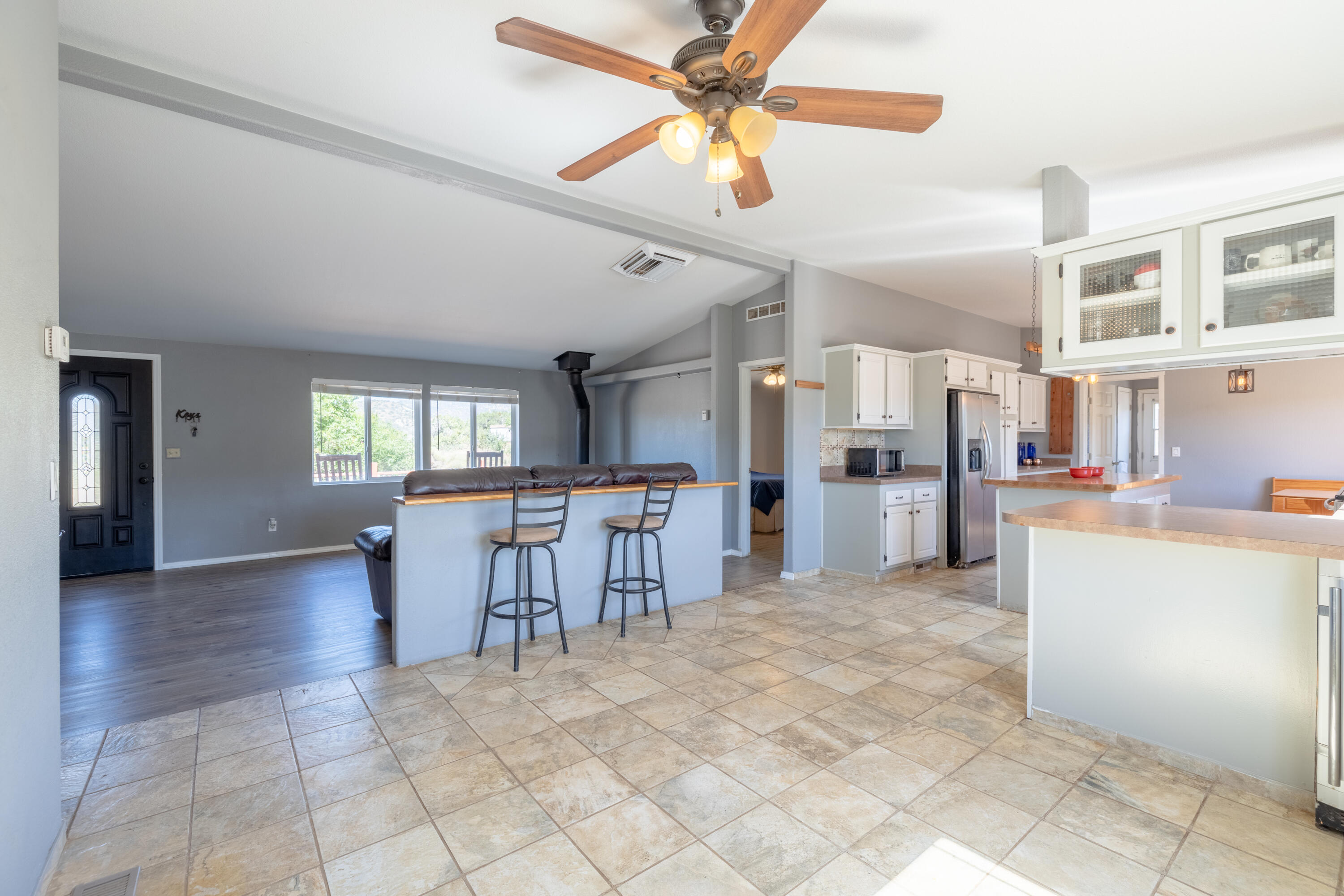 24804 Rodeo Drive Tehachapi, CA 93561 - Photo 11 of 69 JMY_0696-HDR