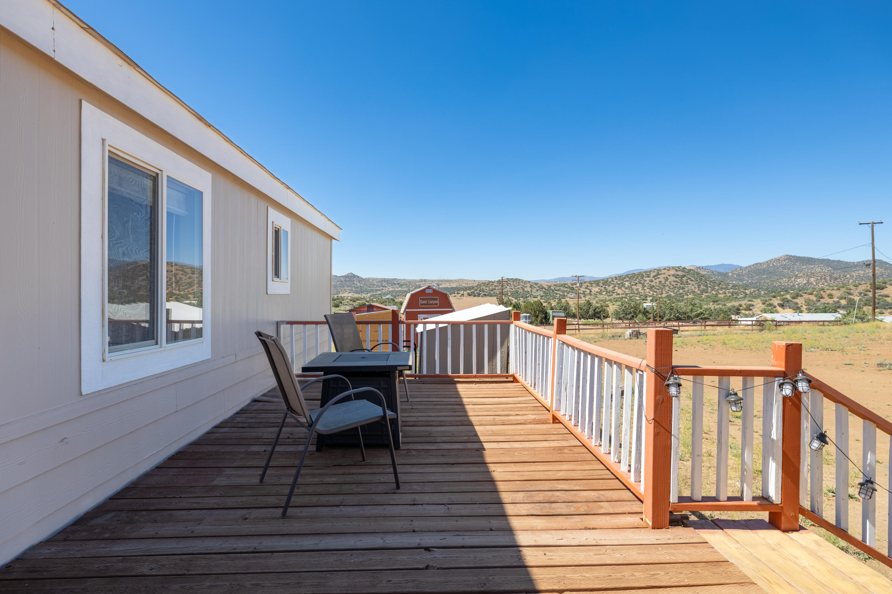 24804 Rodeo Drive Tehachapi, CA 93561 - Photo 3 of 69 JMY_0605-HDR