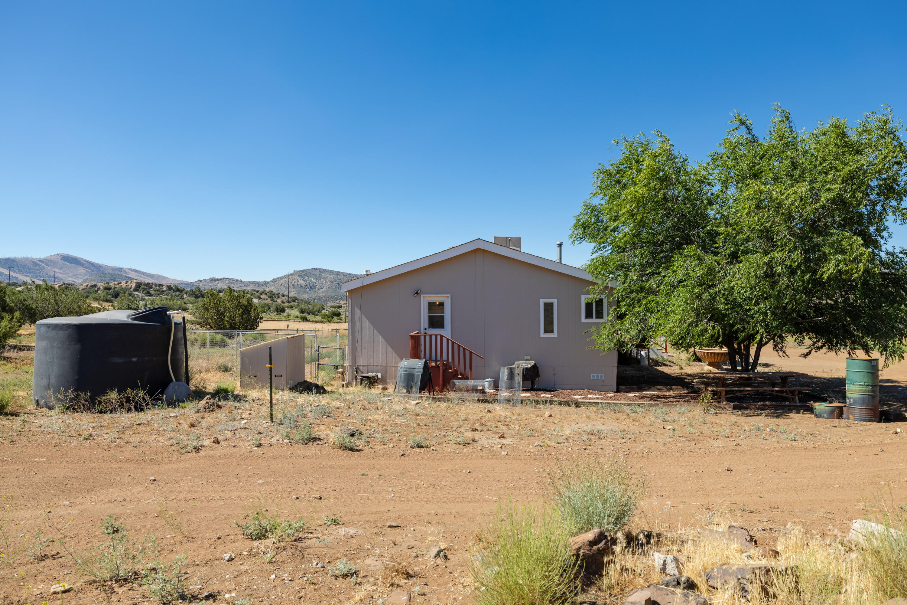 24804 Rodeo Drive Tehachapi, CA 93561 - Photo 41 of 69 JMY_0591-HDR