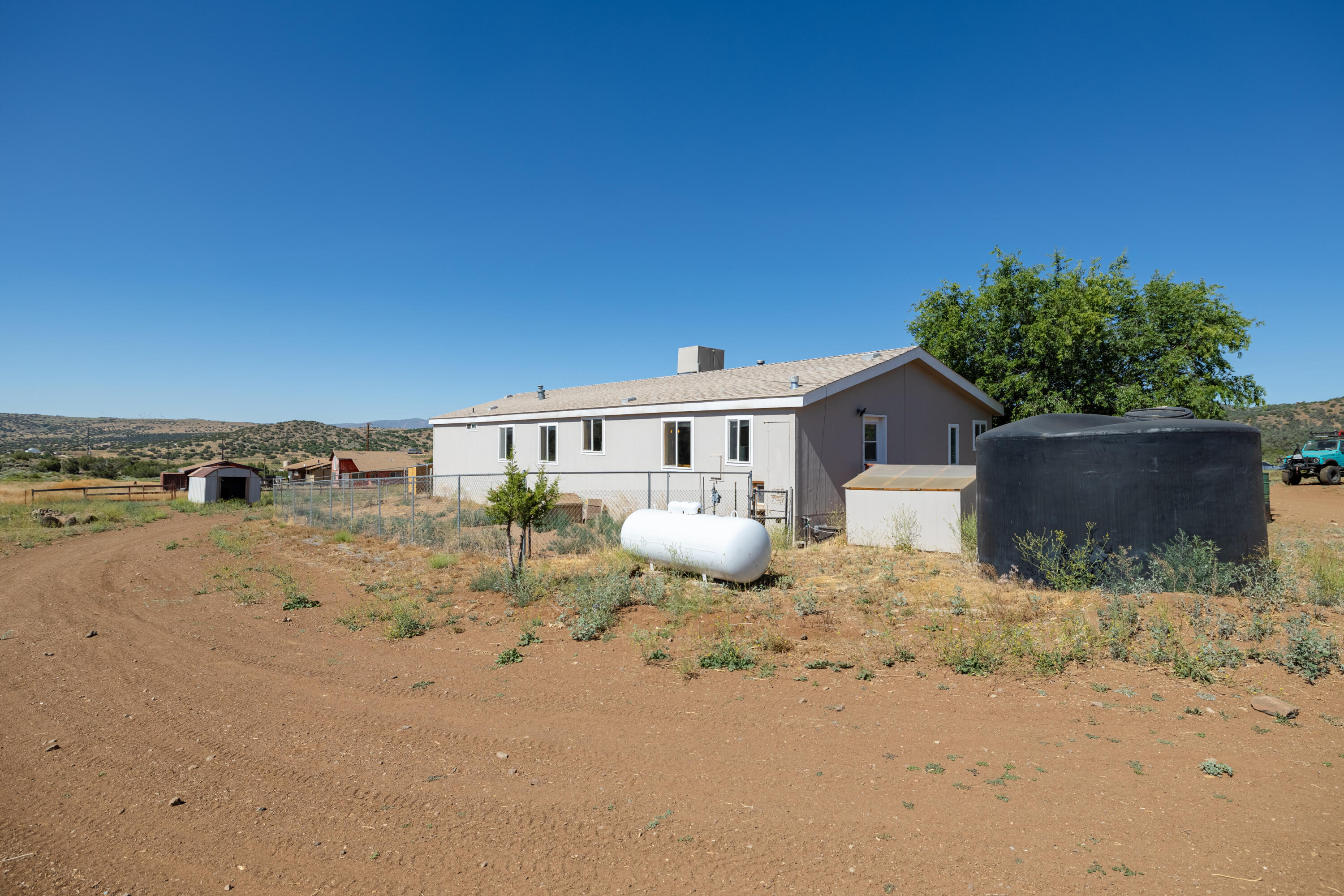 24804 Rodeo Drive Tehachapi, CA 93561 - Photo 42 of 69 JMY_0598-HDR