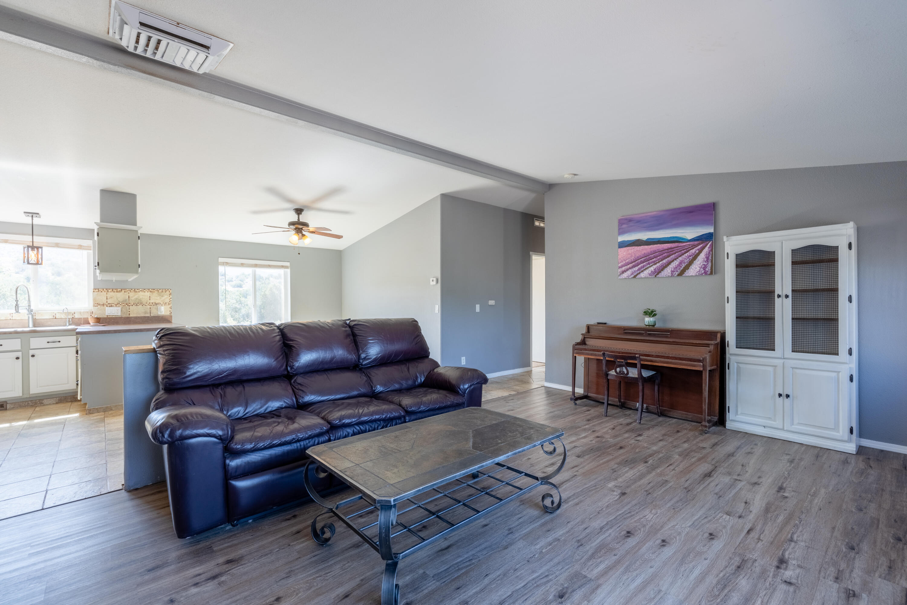 24804 Rodeo Drive Tehachapi, CA 93561 - Photo 8 of 69 JMY_0647-HDR