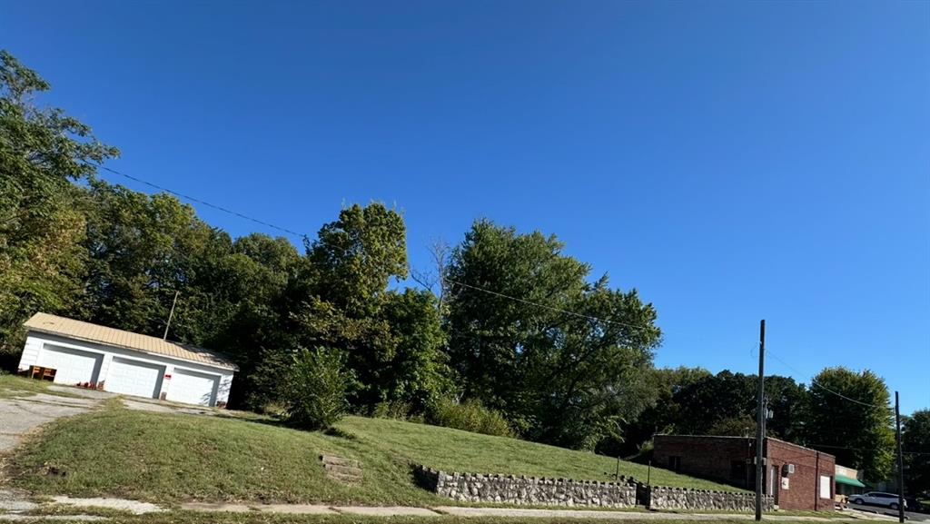 601 Hall Street St. Joseph, MO 64501 - Photo 2 of 18