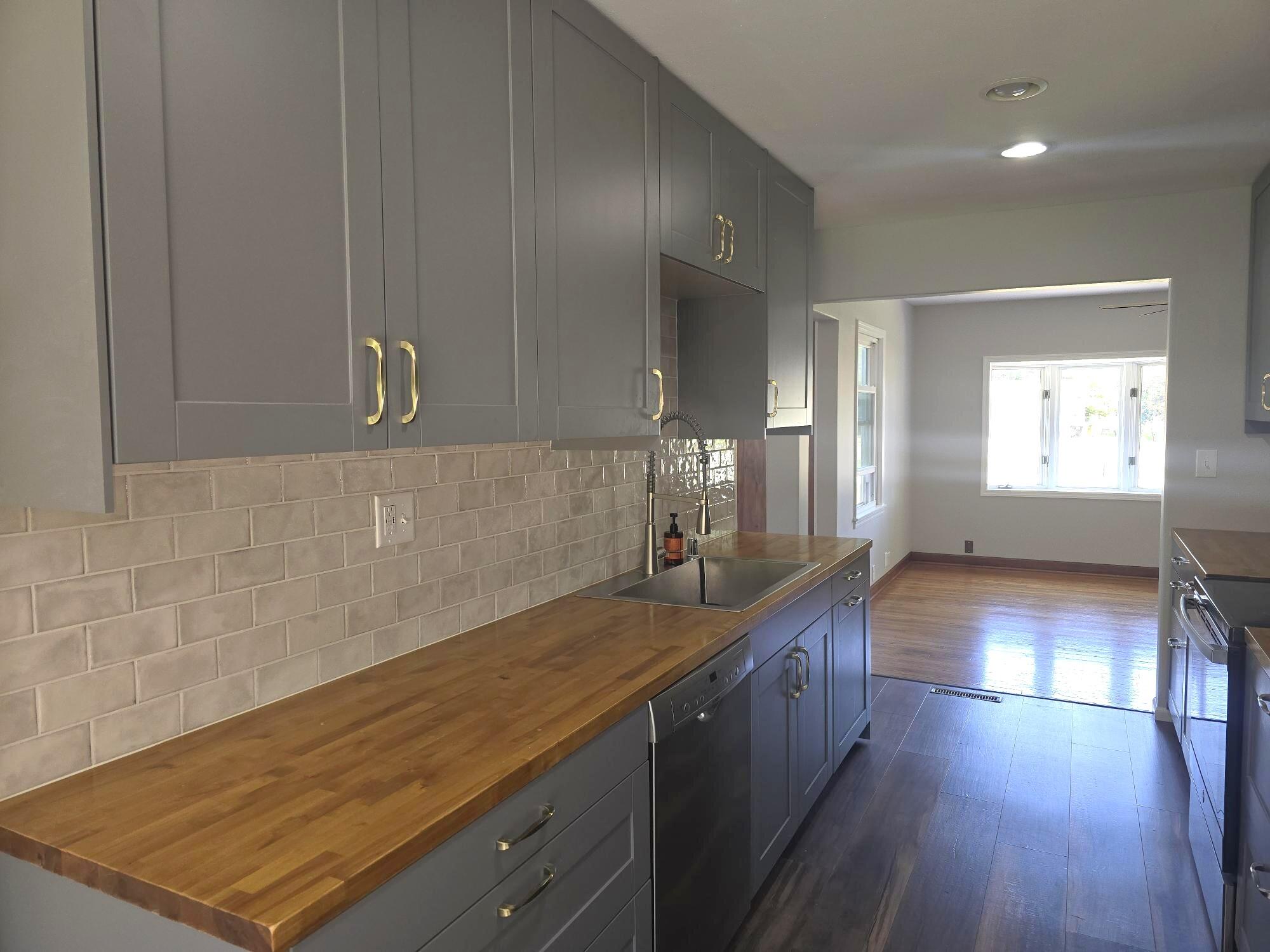 1705 South Calhoun Road New Berlin, WI 53146 - Photo 5 of 14 kitchen