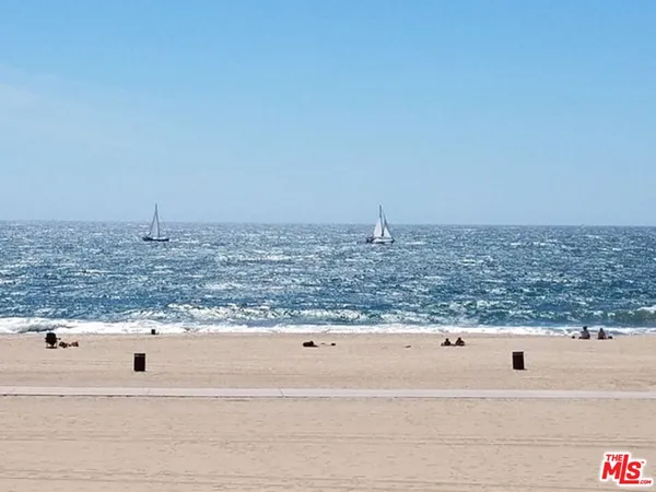$1,875 | 6656 Vista Del Mar, Unit A, Playa del Rey, CA 90293