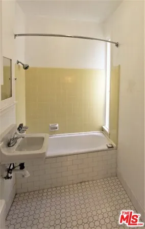 $1,875 | 6656 Vista Del Mar, Unit A, Playa del Rey, CA 90293