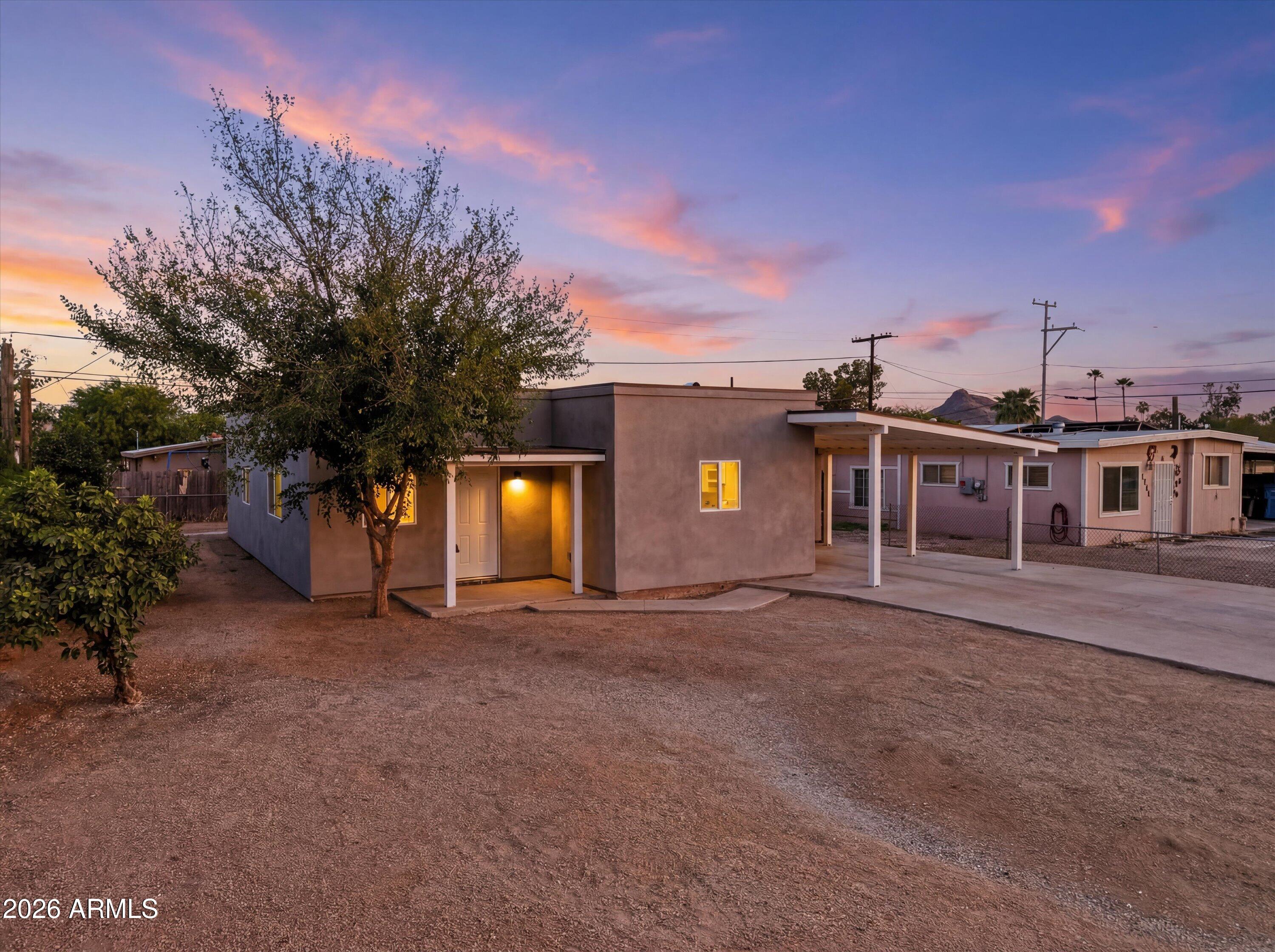 2709 East Phelps Road Phoenix, AZ 85032 - Photo 2 of 36