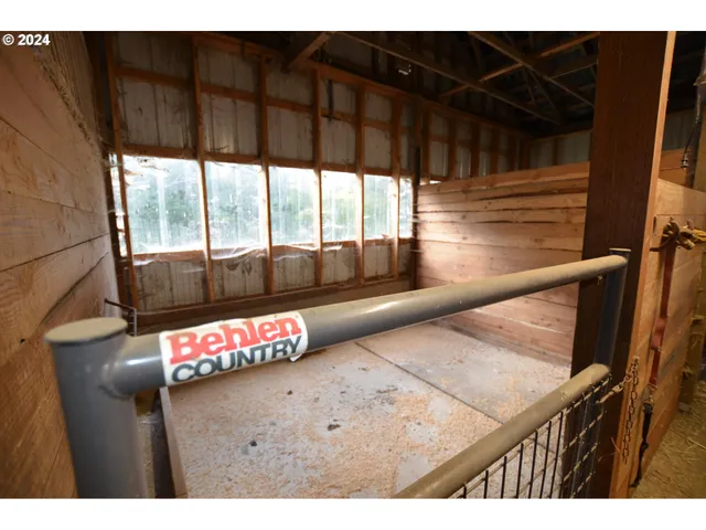 a view of an outdoor space