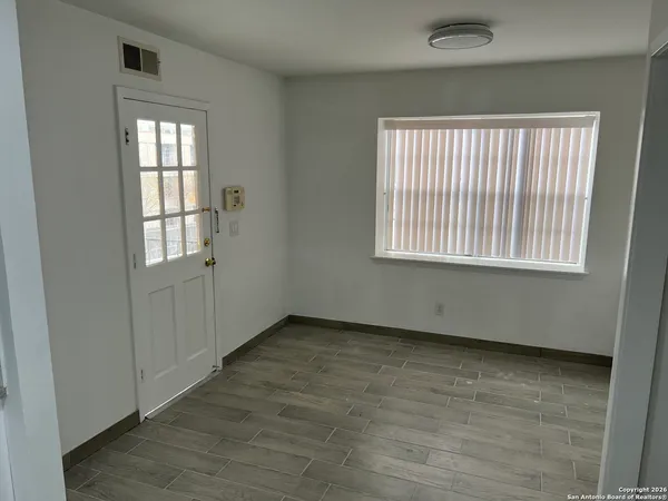 $1,900 | 7500 Callaghan, Unit 182, San Antonio, TX 78229