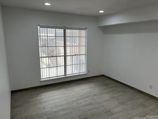 $2,100 | 7500 Callaghan, Unit 182, San Antonio, TX 78229