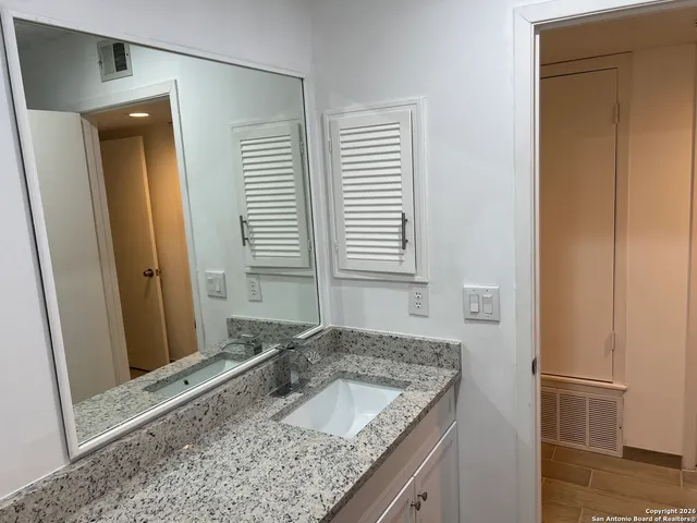 $2,100 | 7500 Callaghan, Unit 182, San Antonio, TX 78229