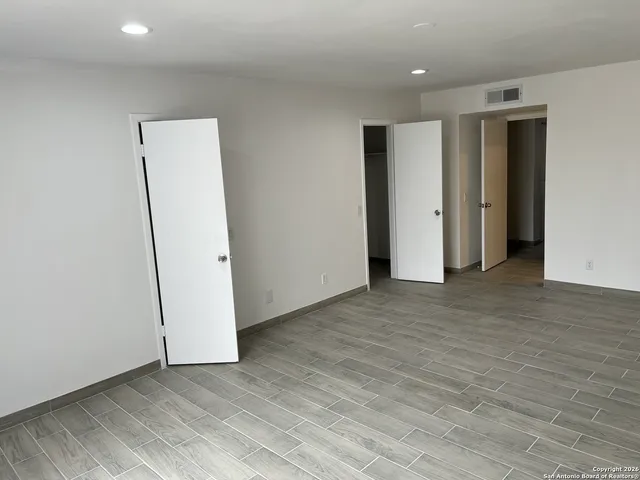 $2,100 | 7500 Callaghan, Unit 182, San Antonio, TX 78229