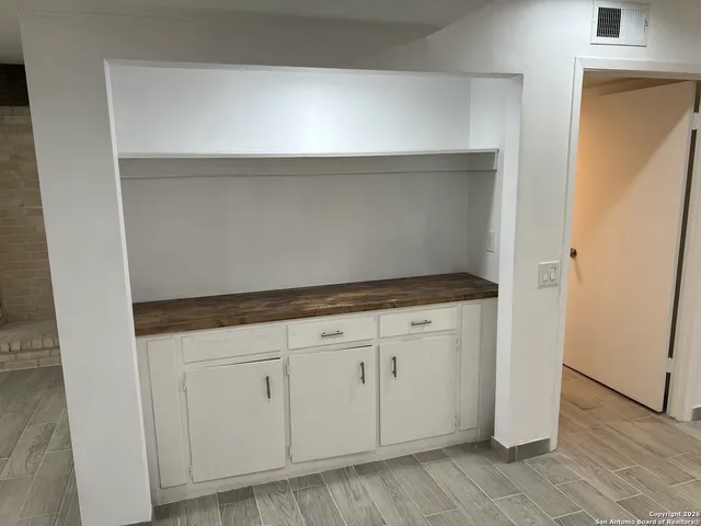 $2,100 | 7500 Callaghan, Unit 182, San Antonio, TX 78229