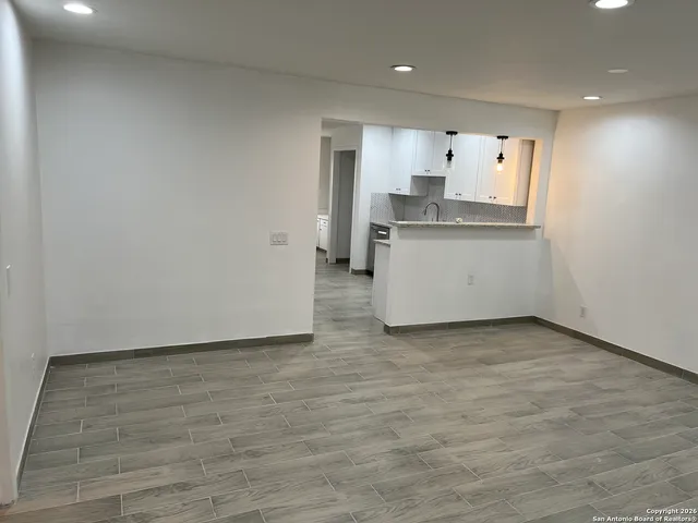 $2,100 | 7500 Callaghan, Unit 182, San Antonio, TX 78229