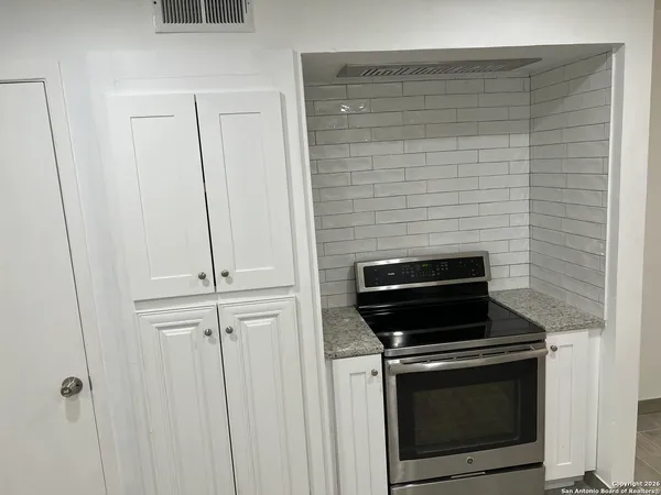 $1,900 | 7500 Callaghan, Unit 182, San Antonio, TX 78229