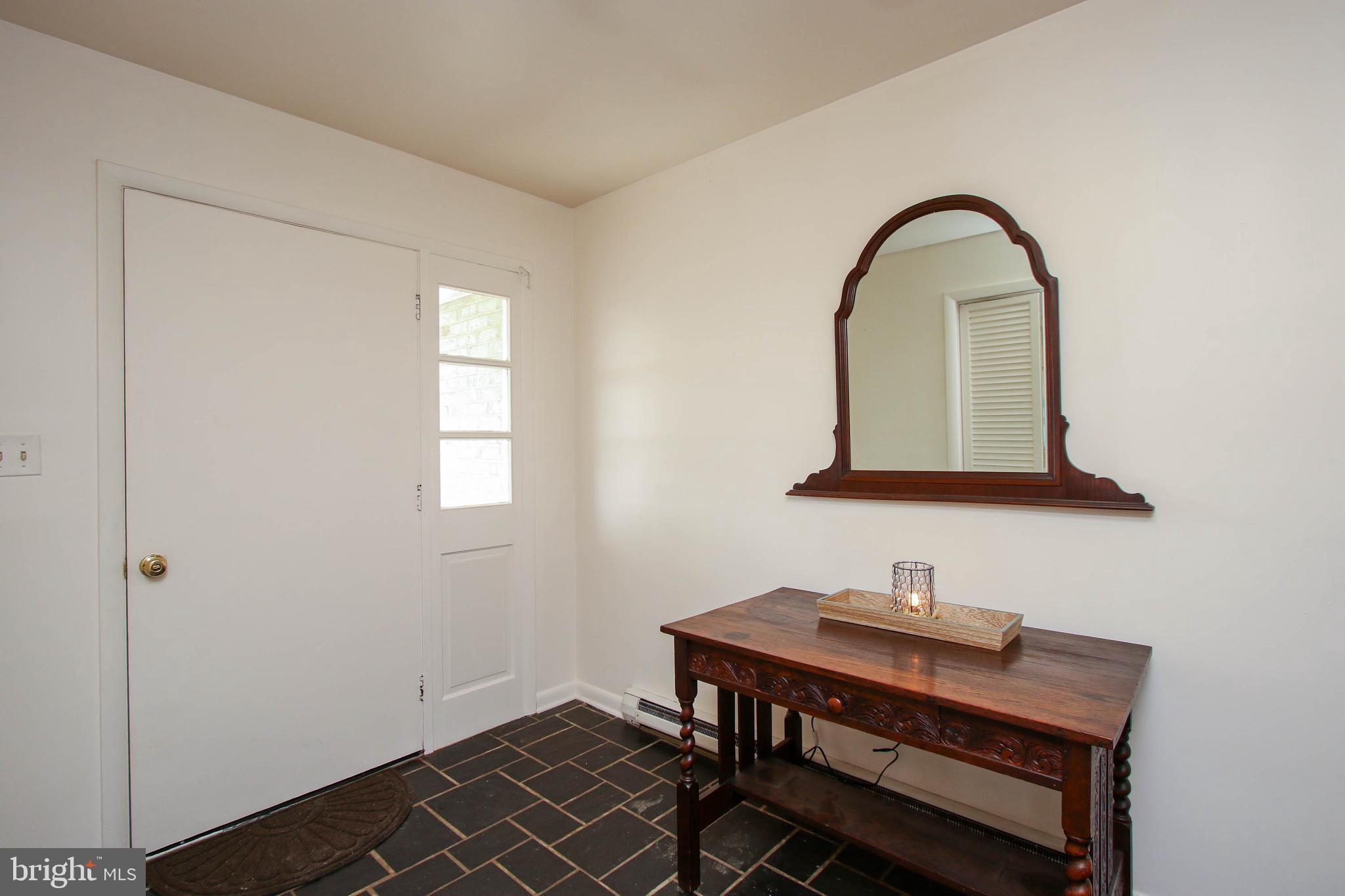 5004 Old Quarter Road Upperco, MD 21155 - Photo 7 of 61 Foyer