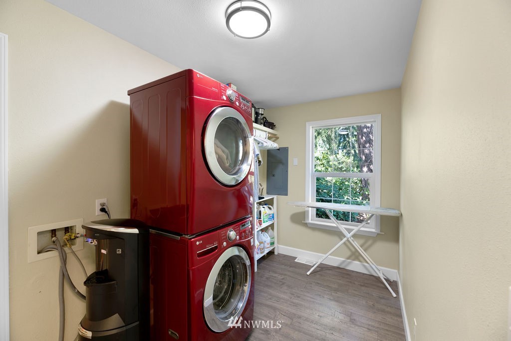 7302 Lake Alice Road Southeast Fall City, WA 98024 - Photo 12 of 40 Gallery Image 12