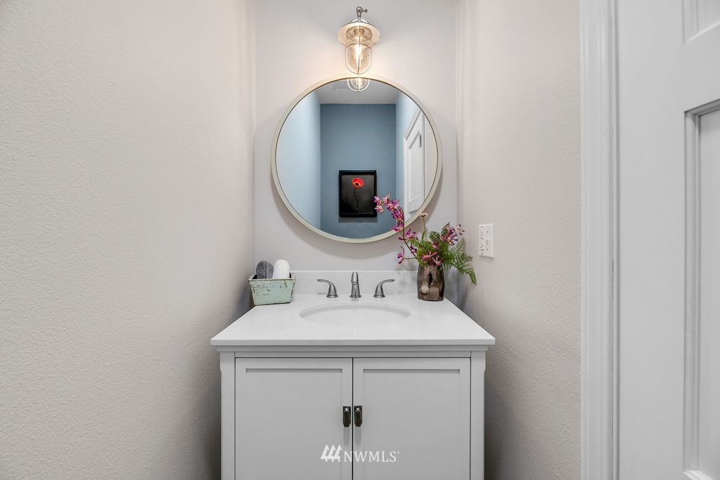 7302 Lake Alice Road Southeast Fall City, WA 98024 - Photo 13 of 40 Gallery Image 13