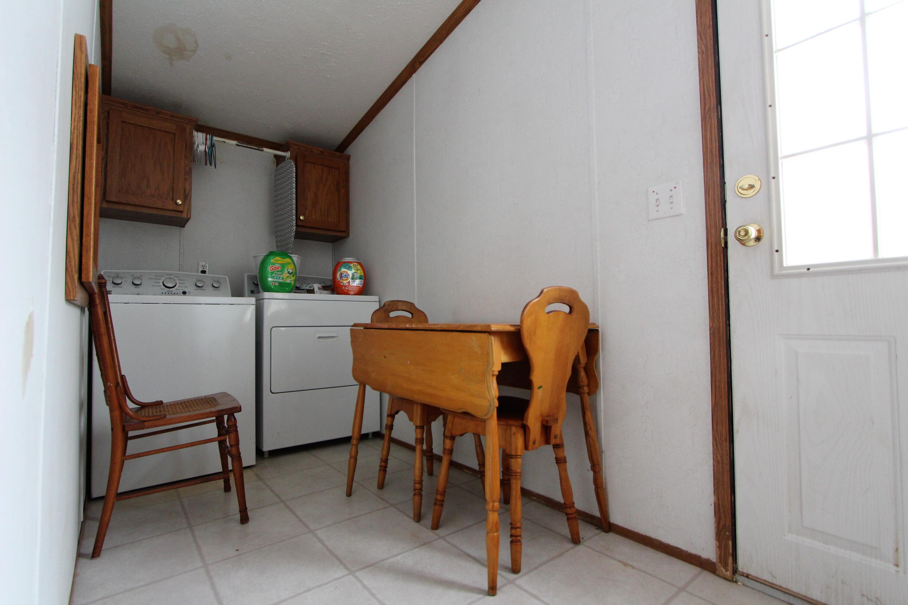 4472 Westbrook Road Ionia, MI 48846 - Photo 13 of 41 Laundry room
