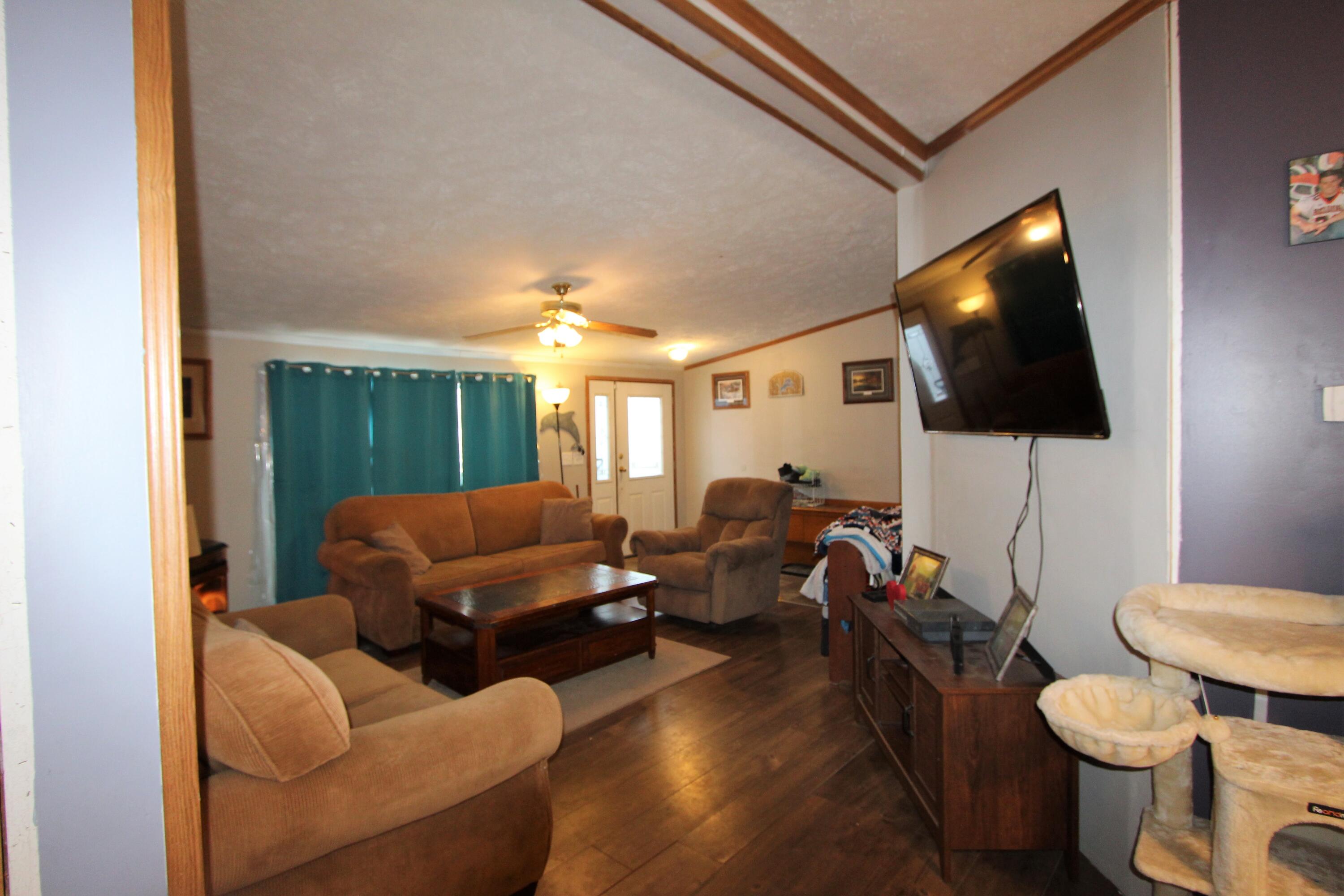 4472 Westbrook Road Ionia, MI 48846 - Photo 16 of 41 Living room 2
