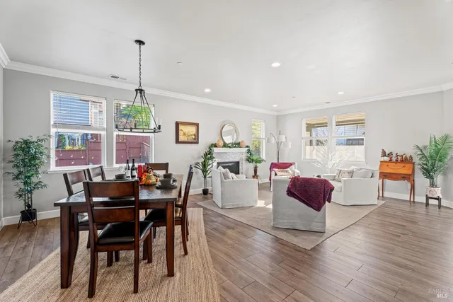 a view of a livingroom and dining room