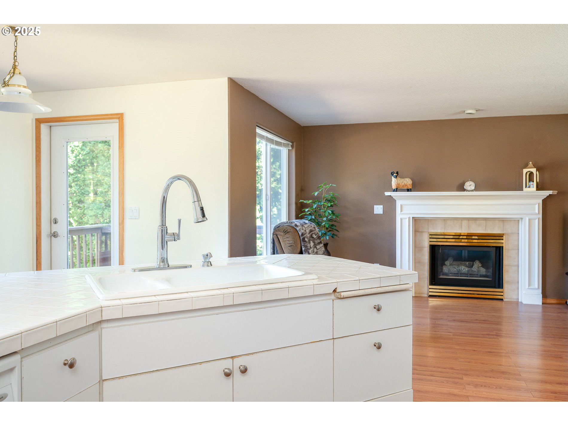 4135 Southwest Brugger Street Portland, OR 97219 - Photo 12 of 46