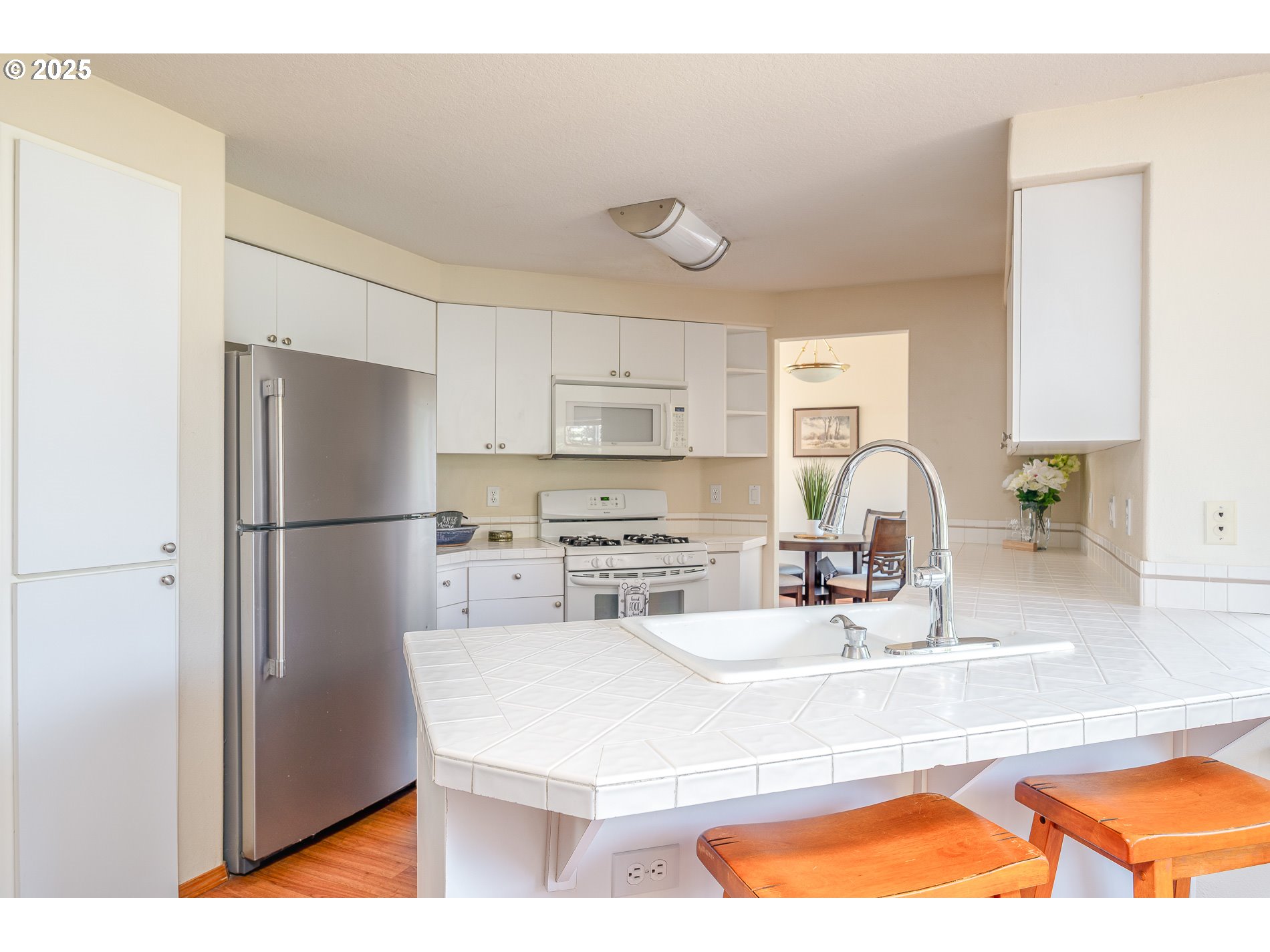 4135 Southwest Brugger Street Portland, OR 97219 - Photo 14 of 46