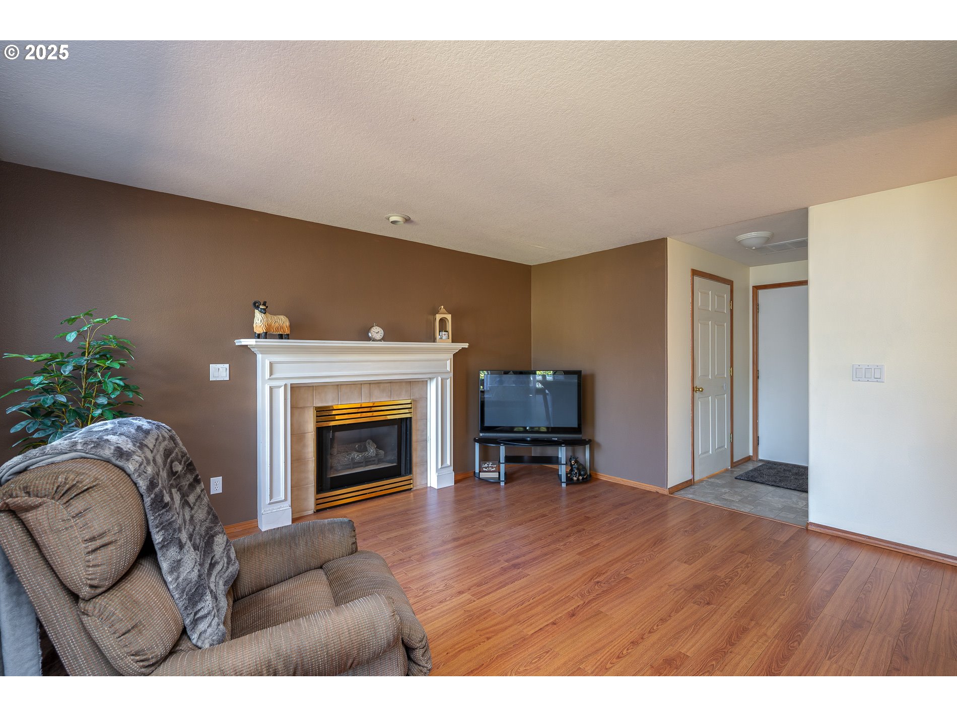 4135 Southwest Brugger Street Portland, OR 97219 - Photo 18 of 46