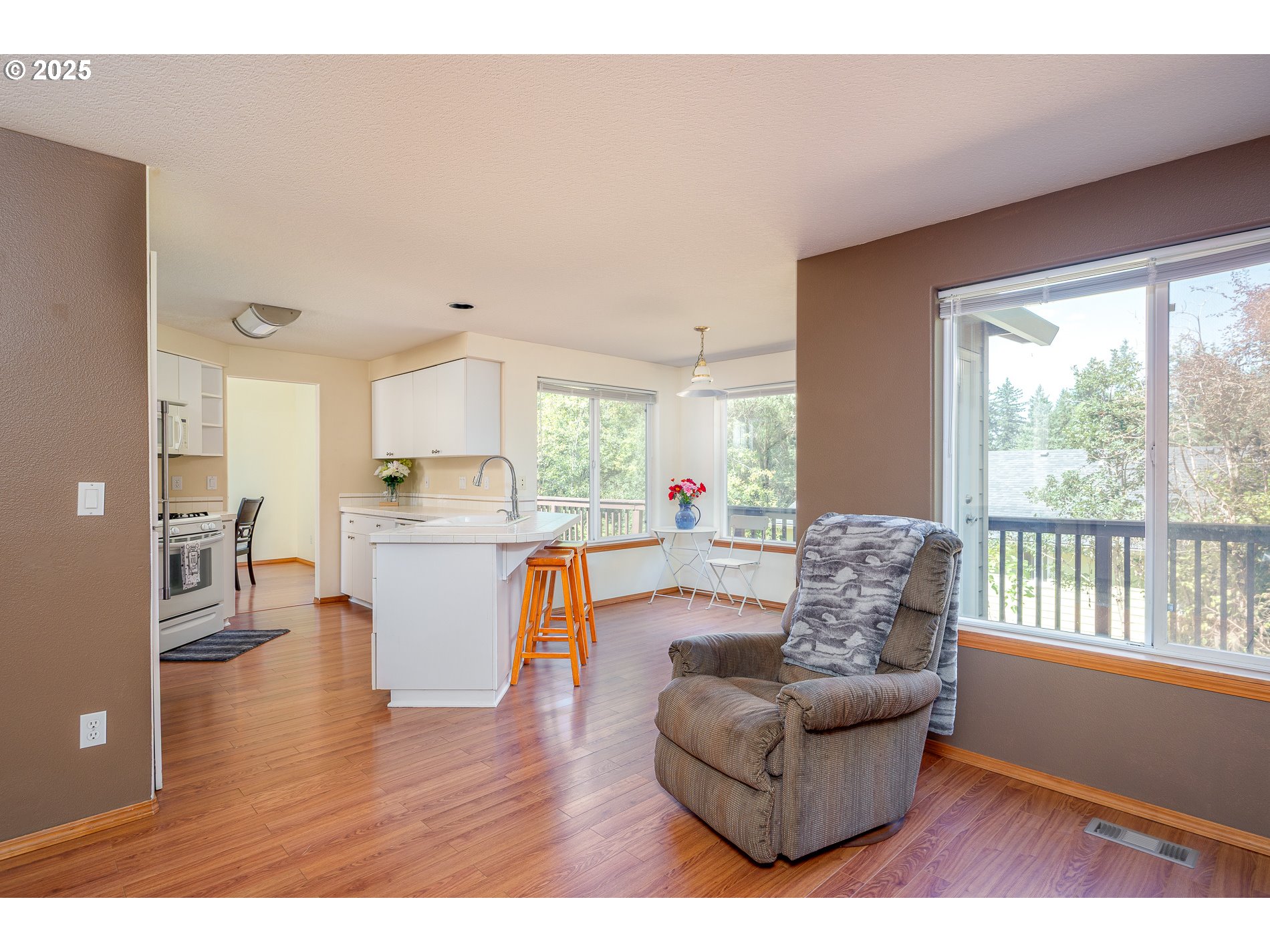 4135 Southwest Brugger Street Portland, OR 97219 - Photo 20 of 46