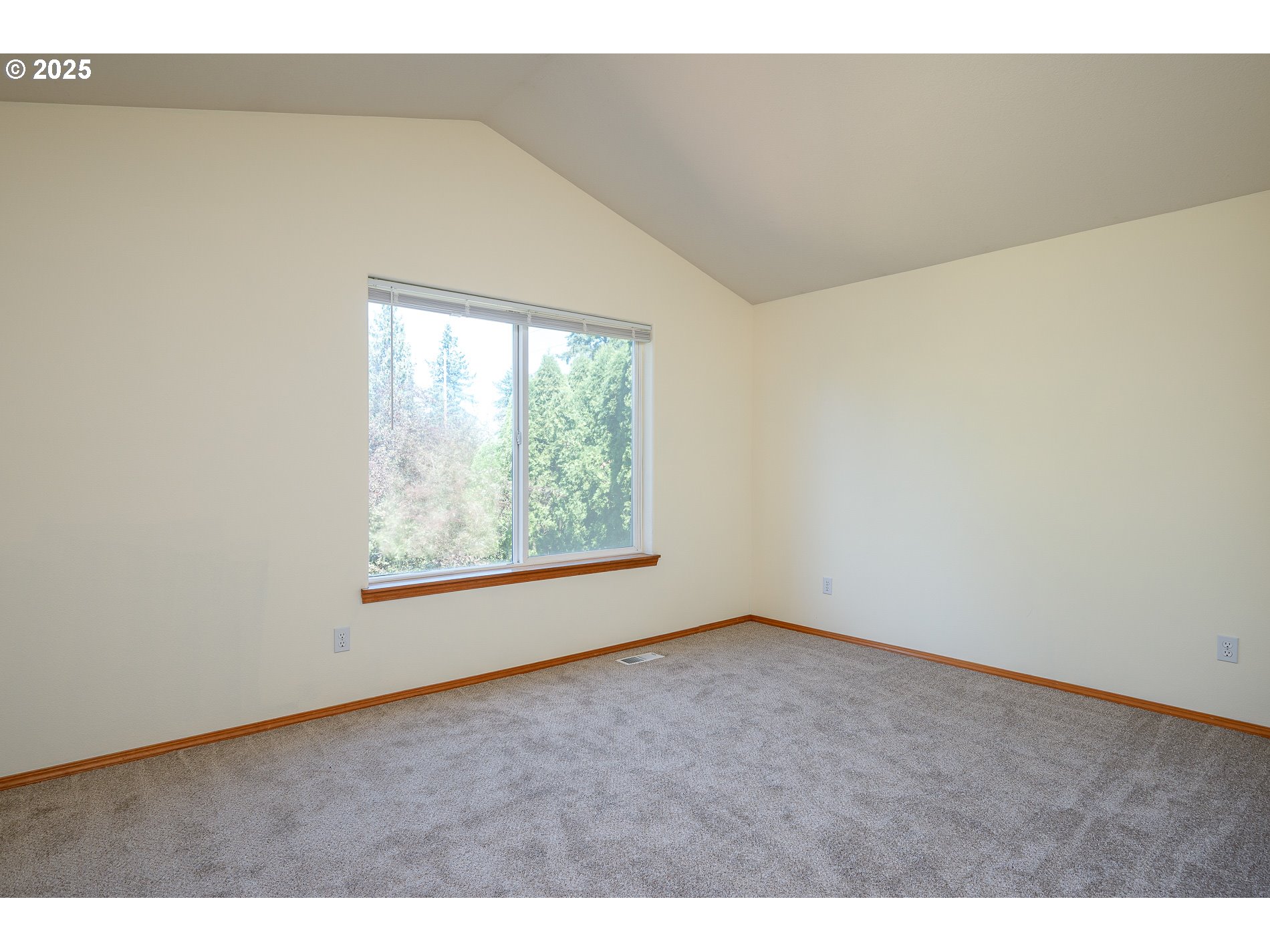 4135 Southwest Brugger Street Portland, OR 97219 - Photo 22 of 46