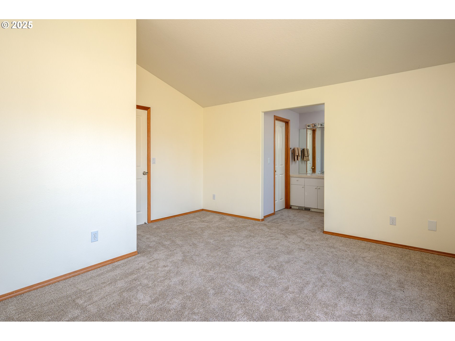 4135 Southwest Brugger Street Portland, OR 97219 - Photo 24 of 46