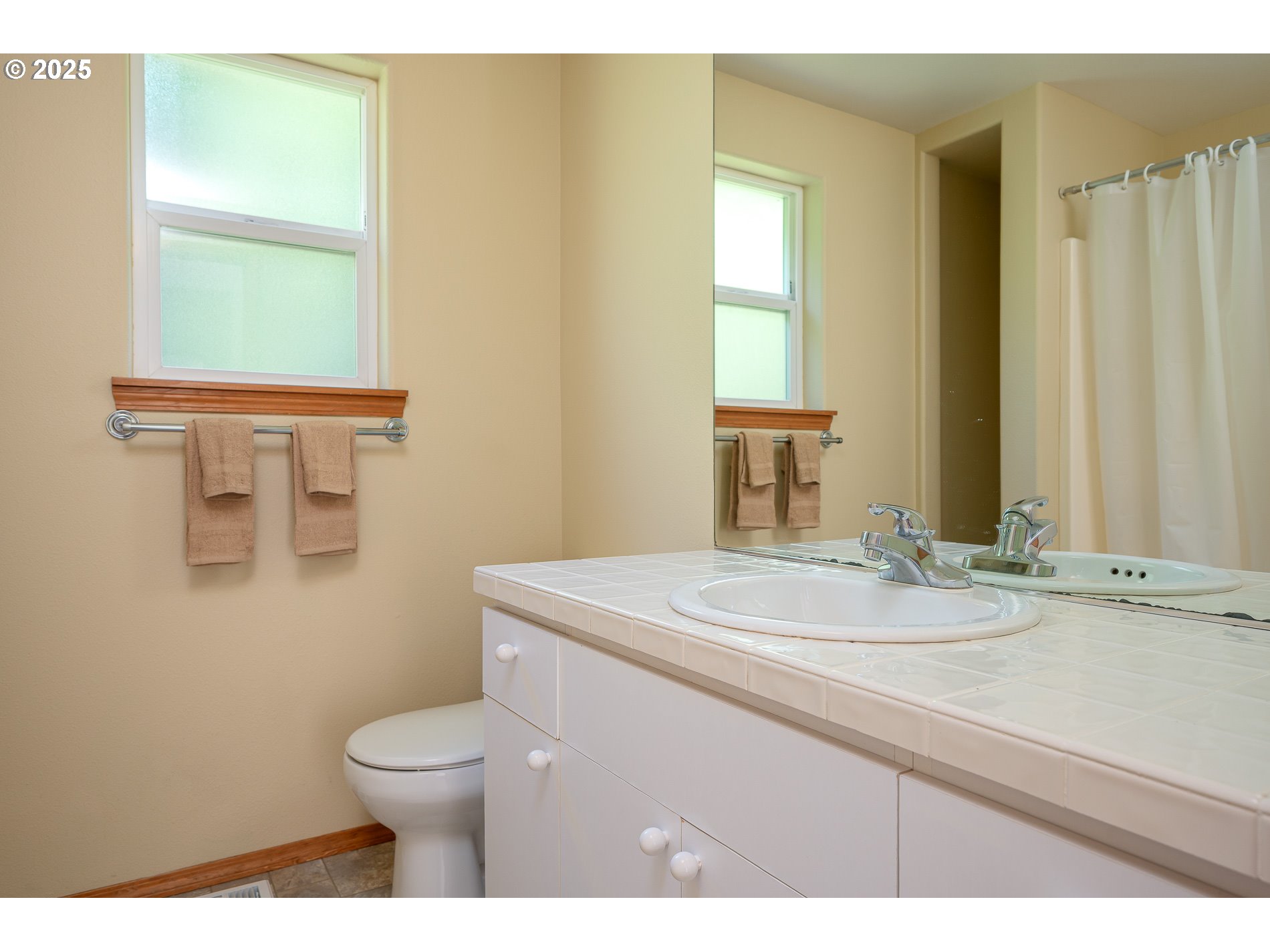 4135 Southwest Brugger Street Portland, OR 97219 - Photo 31 of 46