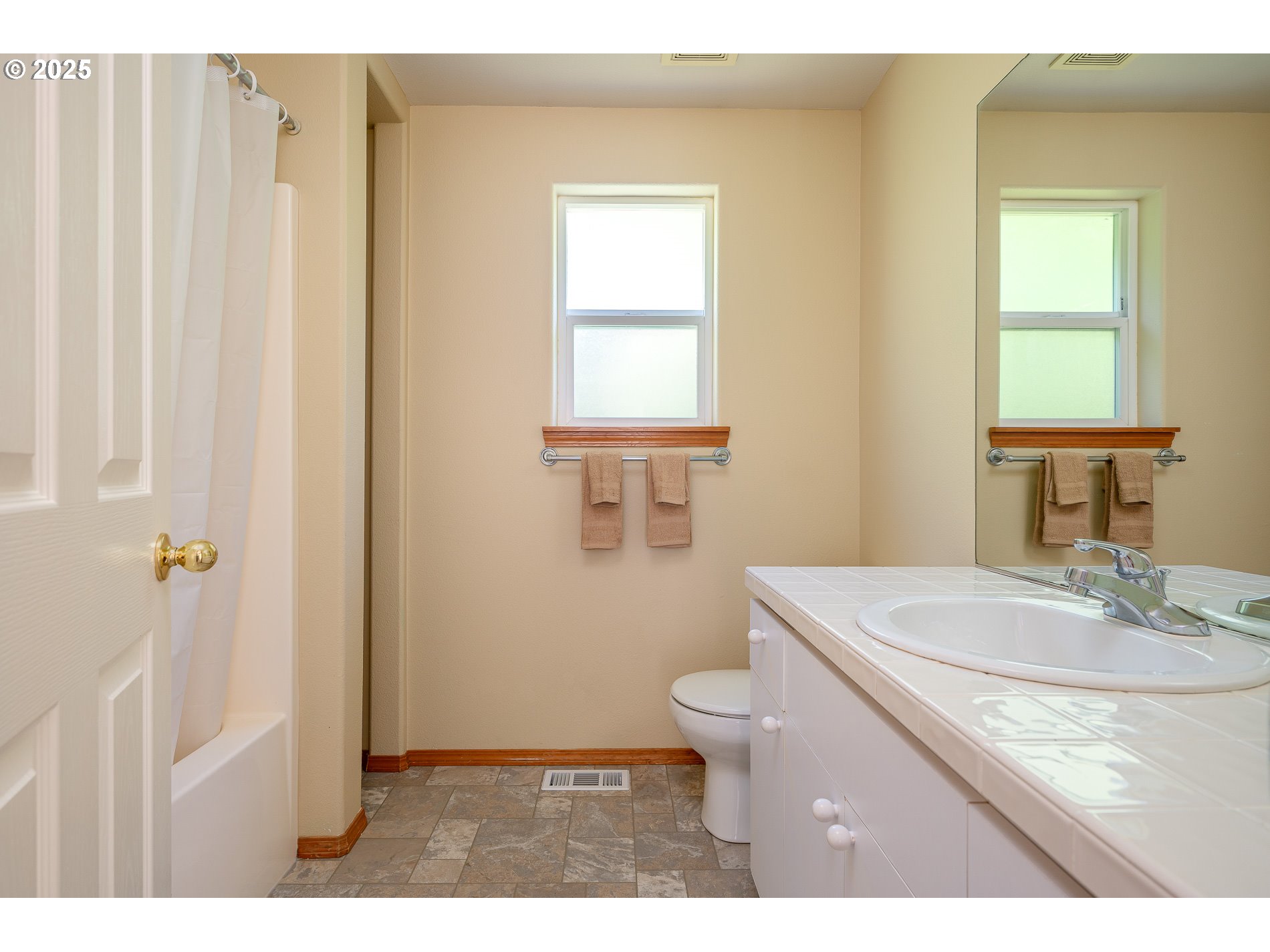 4135 Southwest Brugger Street Portland, OR 97219 - Photo 32 of 46