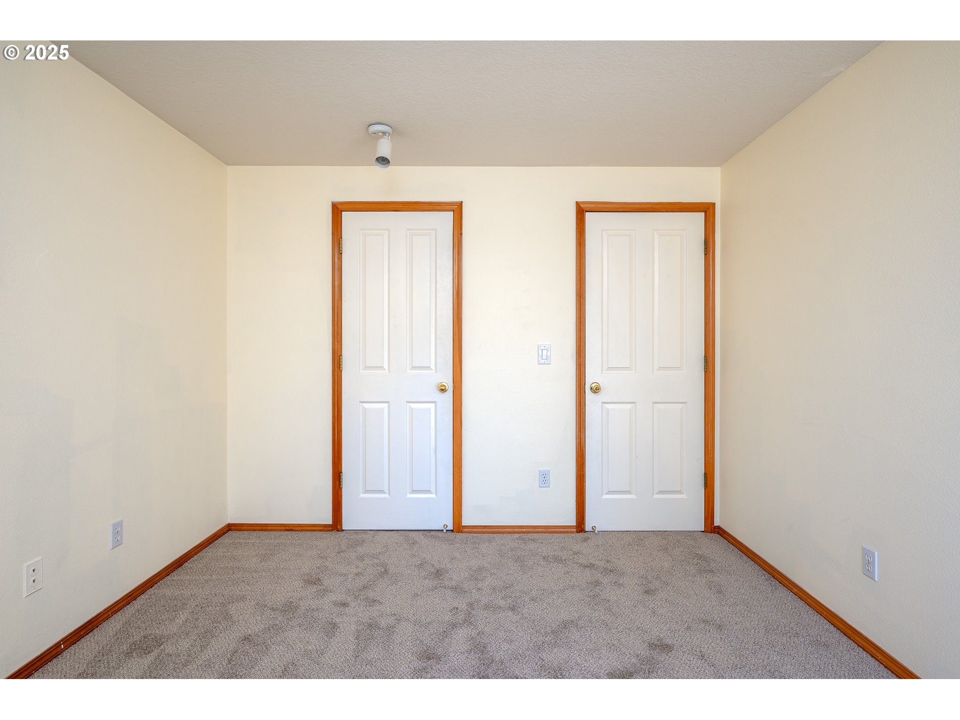 4135 Southwest Brugger Street Portland, OR 97219 - Photo 35 of 46